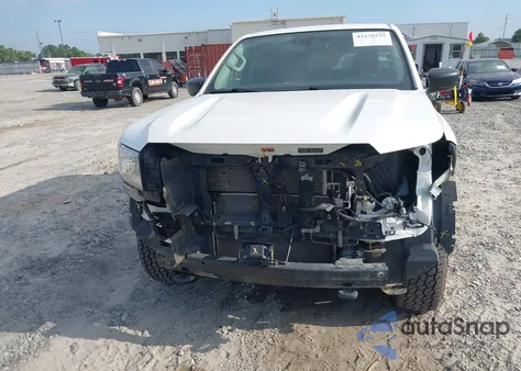 2022 Nissan Frontier S 4X4 z USA, uszkodzony, nr VIN 1N6ED1EK4NN624532